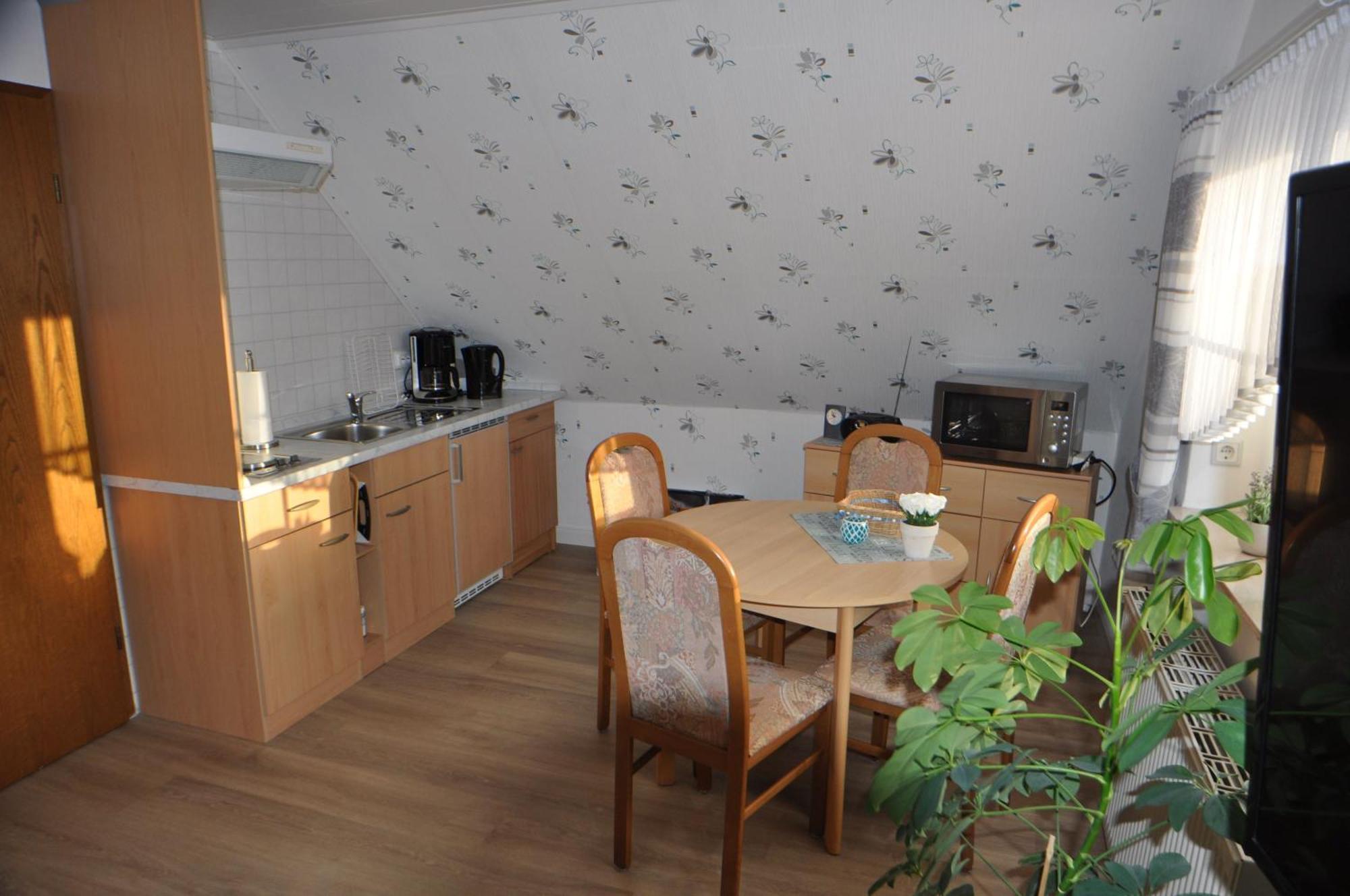 Ferienwohnung Brentano_ 65230 Moormerland エクステリア 写真
