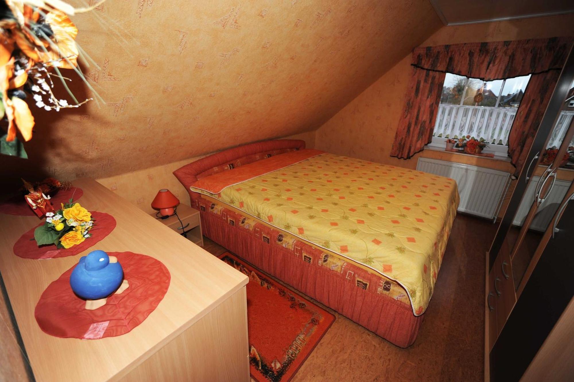 Ferienwohnung Brentano_ 65230 Moormerland エクステリア 写真